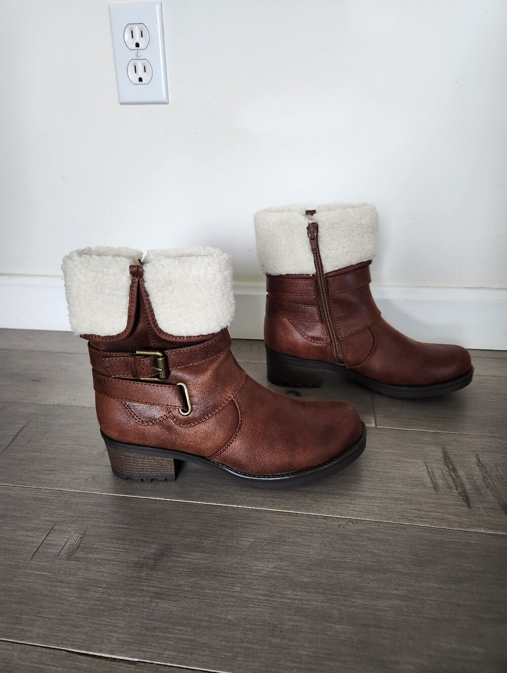 NWOT White Mountain Bandwagon Ankle Boots 7.5